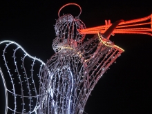 Metalowy anioł ze światłami - ozdoba Świąteczna